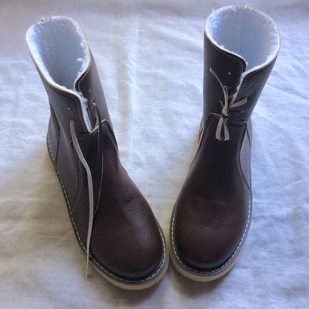 NWOT Brown Stylish Calf Boots